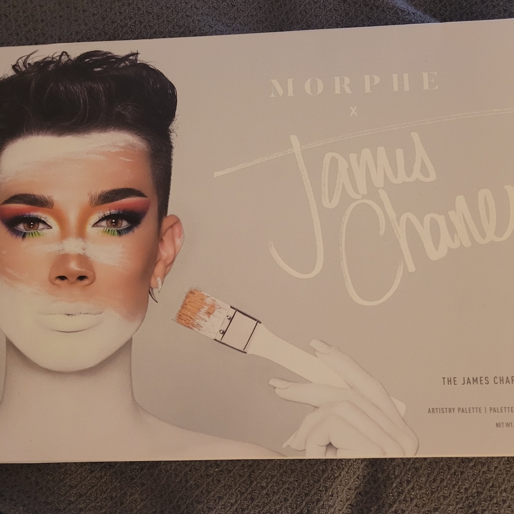 Makeup palette